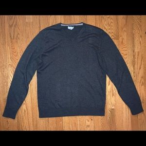 $8 ➡️ Large V Neck Sweater